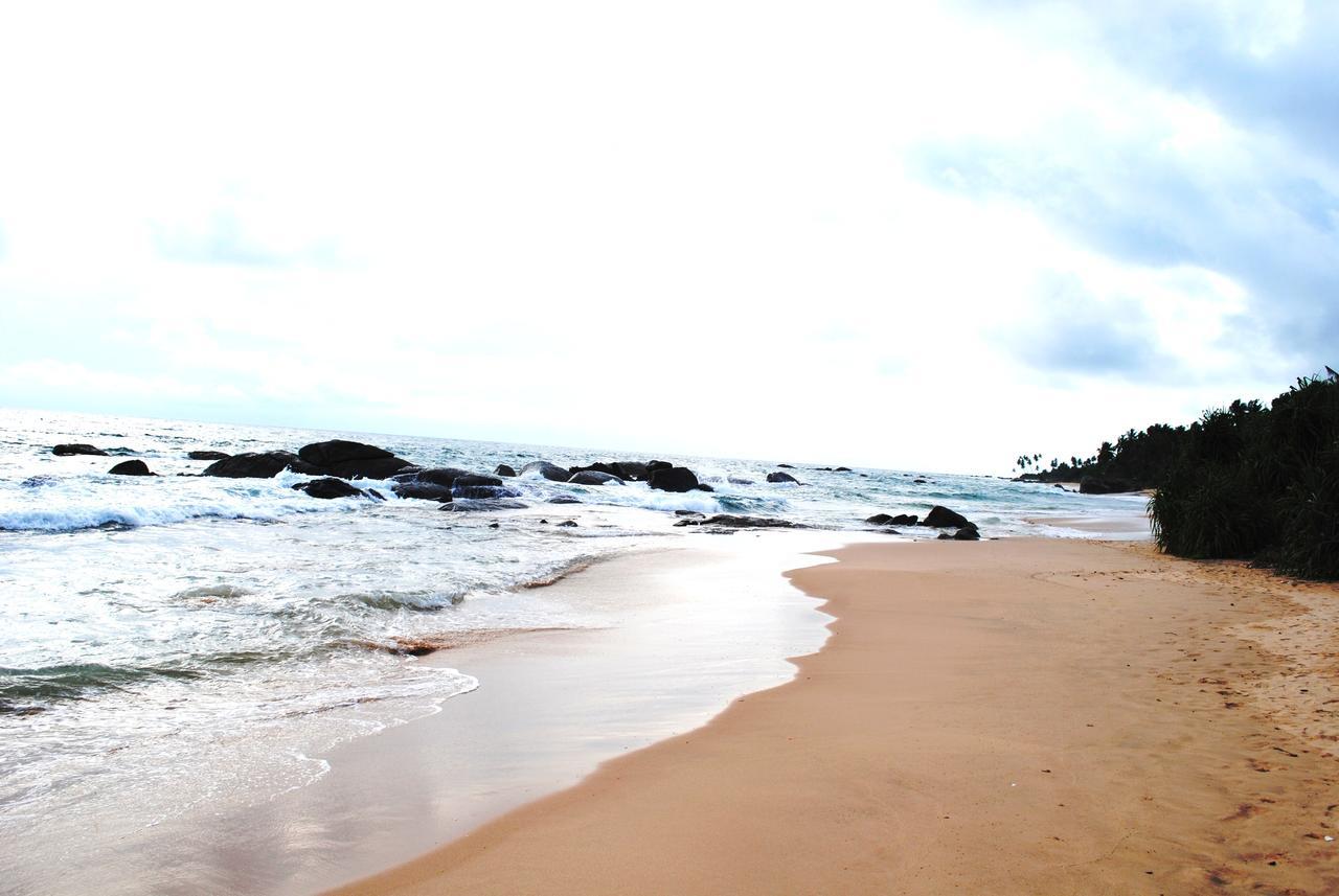 Ramon Beach Resort Ambalangoda  Exterior photo