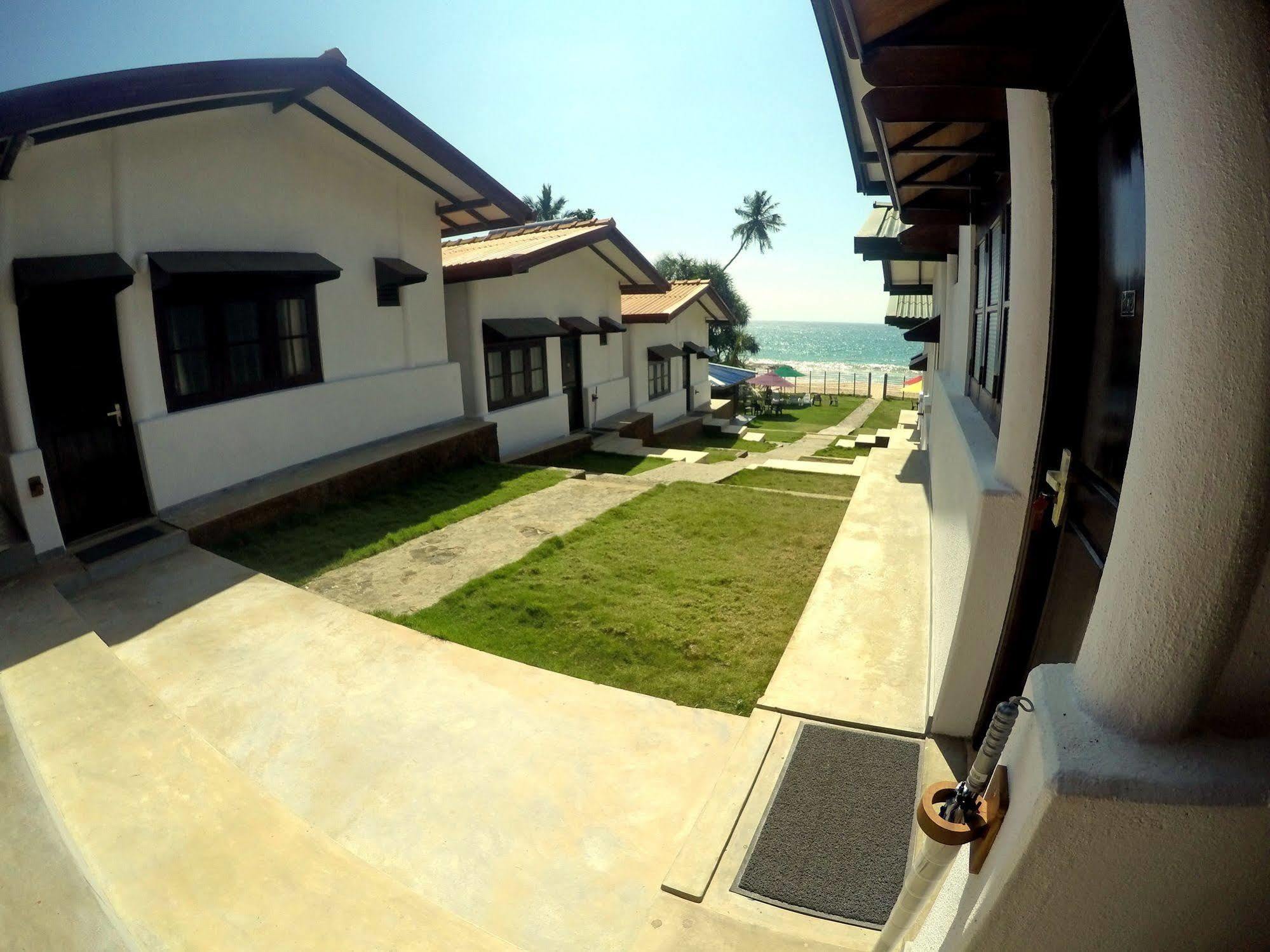 Ramon Beach Resort Ambalangoda  Exterior photo